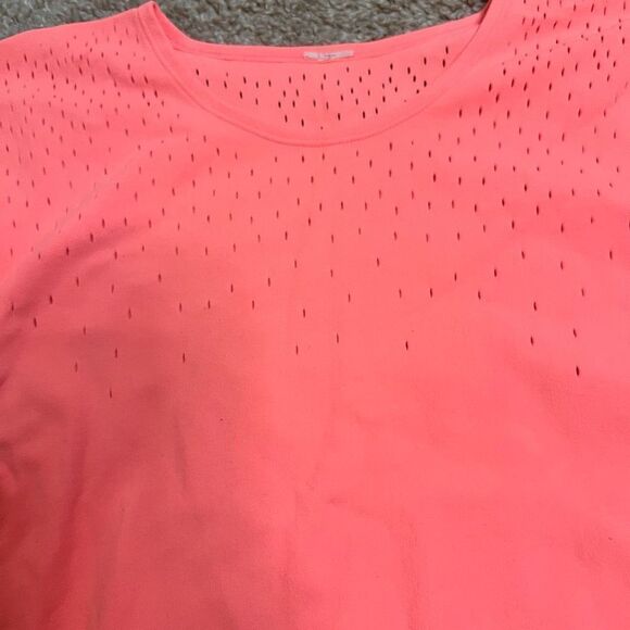Fabletics Womens Cropped Long Sleeve Coral Workout Top Size Medium - Picture 2 of 5